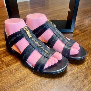 Michael Kors Black Berkley Flat Leather Front-Zipper T-Strap Sandals Size 7M